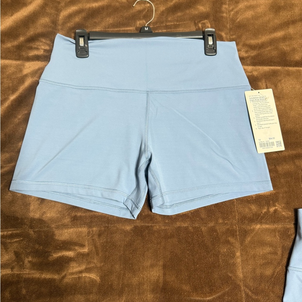 NWT woman’s size 14 lululemon align shorts 4” - Picture 3 of 12